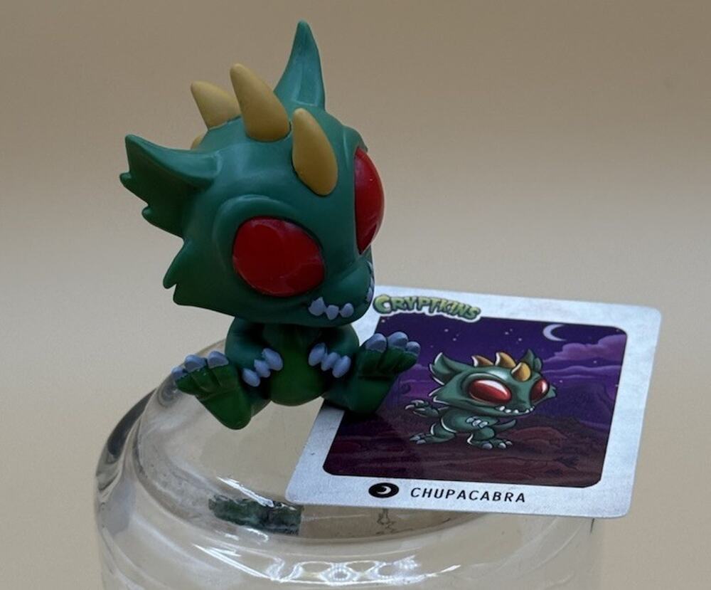 Cryptozoic Cryptkins Series 1 Chupacabra Figure w/Card